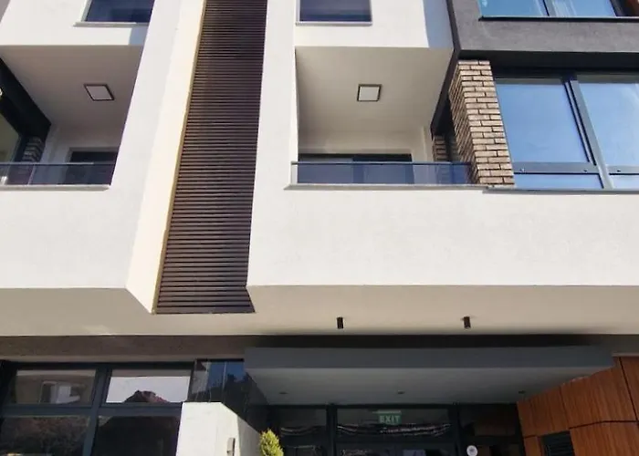 Апартаменты Cozy In The Heart Of